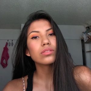 Meet your Posher, Daniela